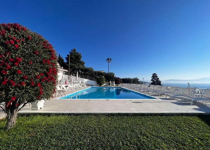 Brentanos Apartments - A - View Of Paradise