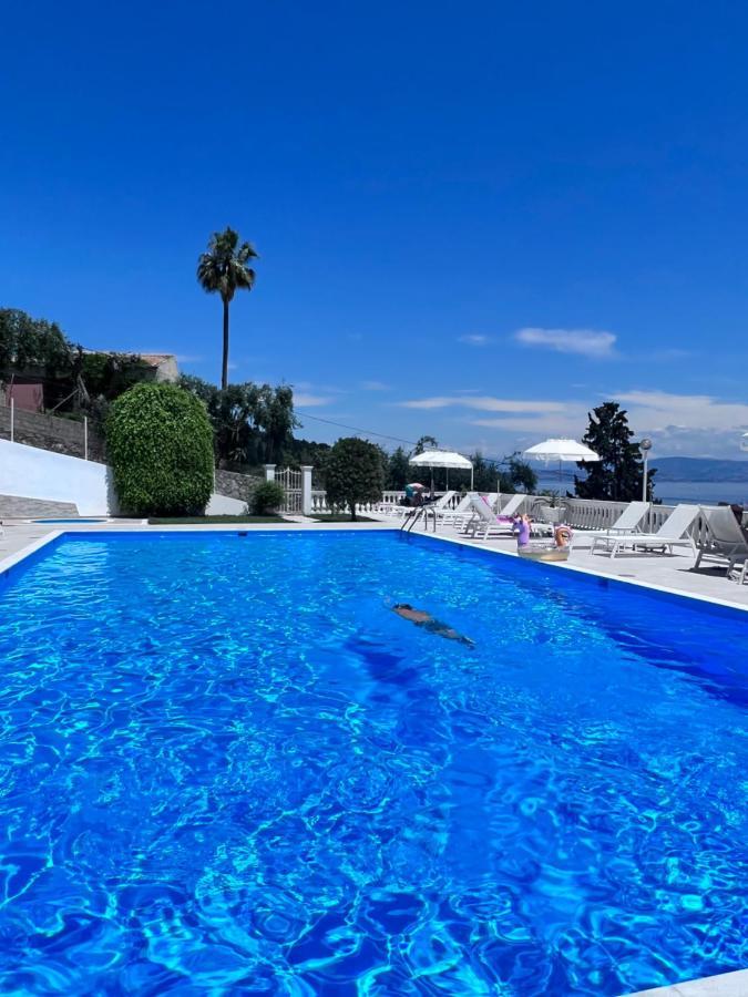Brentanos - A - View Of Paradise Aparthotel